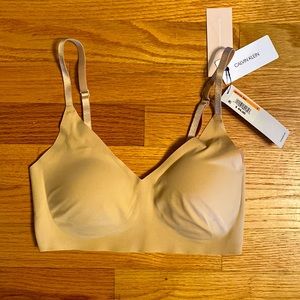 Calvin Klein lightly lined tan/nude triangle bra, new with tags, size small
